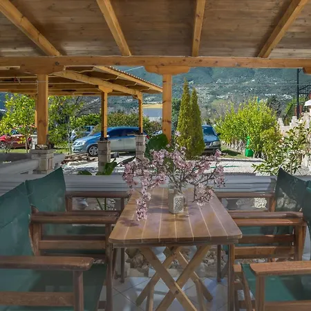 Orange Guest house Vasiliki (Lefkada)